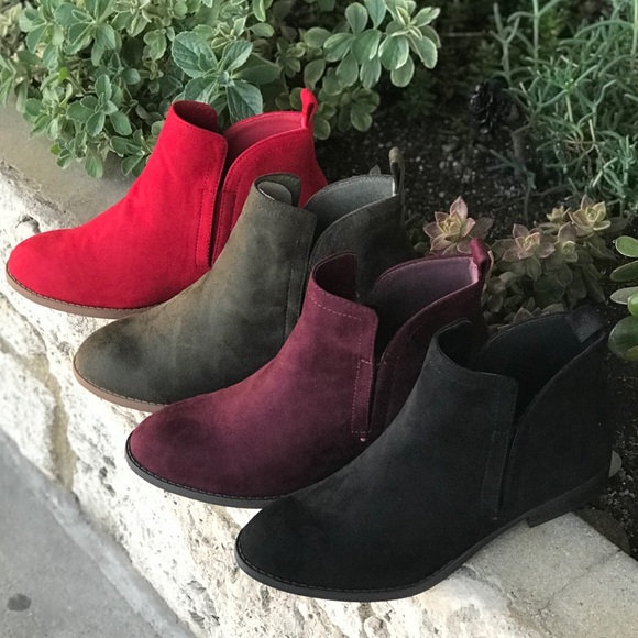 City Classified Fx Suede Black Slip On Flat Bootie - Picture 3 of 5